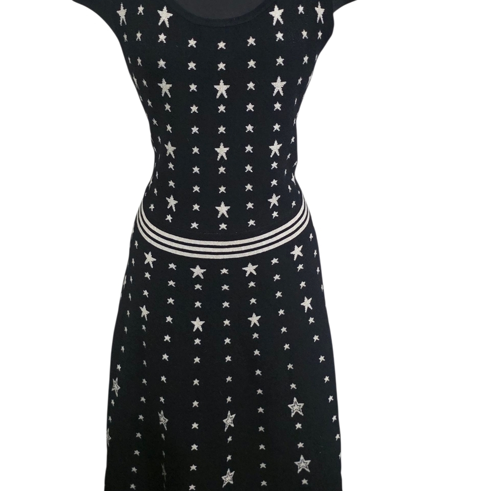 Torrid Black Star Print Sweater Knit Skater Dress – Scoop Neck Sleeveless Size 3 image 3